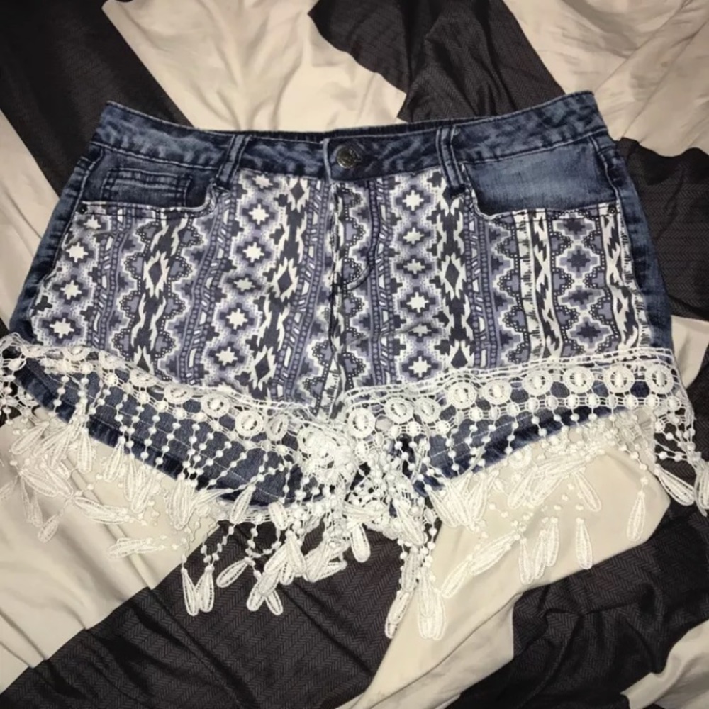 cute juniors shorts! size 11.